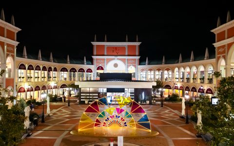 “商文旅”融合战略成效卓著，FV佛罗伦萨小镇国庆中秋假期客销双增长