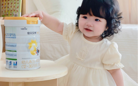 不想宝宝便秘、嗯嗯困难？参考不上火的奶粉排行选佳贝艾特悦白准没错