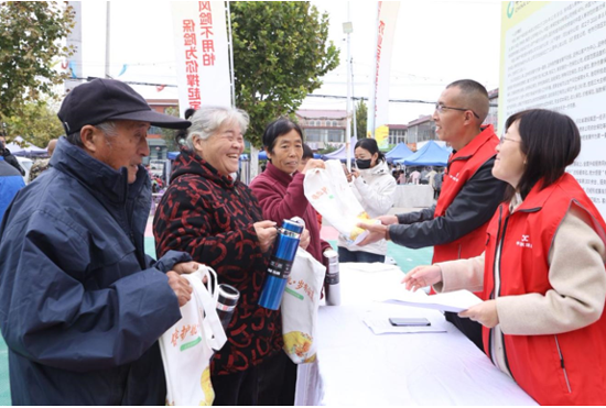 “保险护航·岁有安康”助农活动在石家庄成功举办插图1