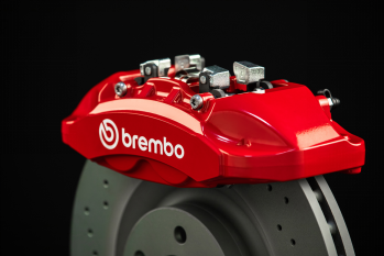 布雷博赋能智界R7与S7，树立高端制动新标杆插图2