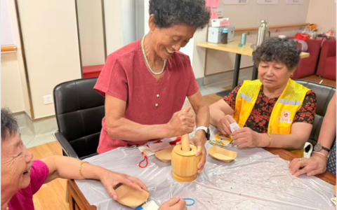 银龄绘廉心 清风伴我行