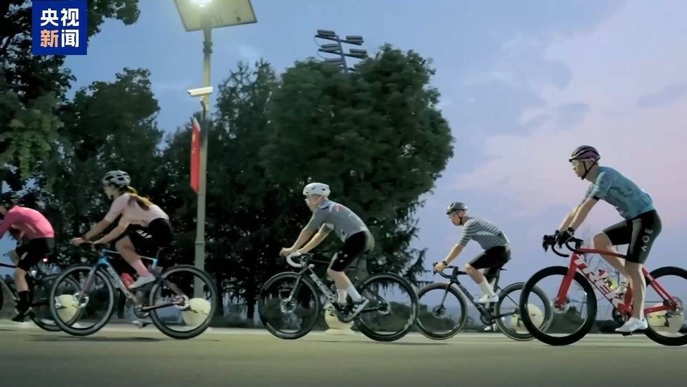 节日氛围感拉满 各地打造文旅消费新场景插图