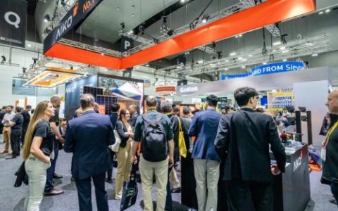 斩获1GW组件订单！全新“满屏”ABC组件亮相2025澳大利亚国际能源展