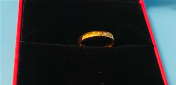 拼多多十周年豪气不：员工黄金礼再加码 比去年足足重了40克插图