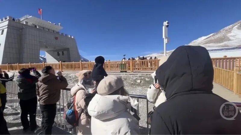 新疆红其拉甫国门因《奔跑吧》拍摄封闭栈道，引游客不满：千里奔赴，却吃了“闭门羹”，多方回应插图