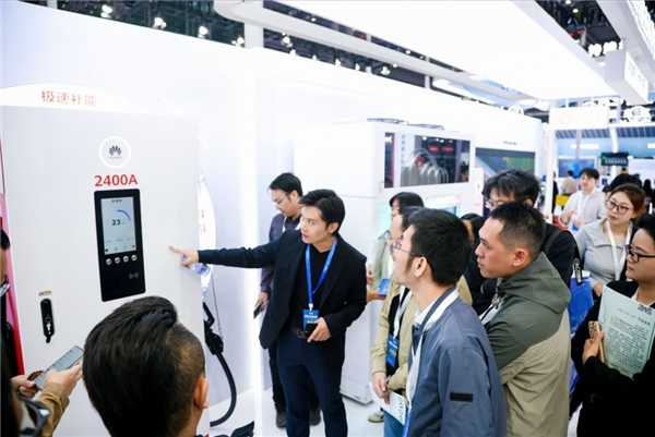 闪耀鹏城 华为超充引领充电行业真实变革插图12