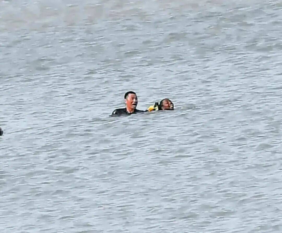 英雄归故里！张军桥烈士今日在潍坊安葬插图2