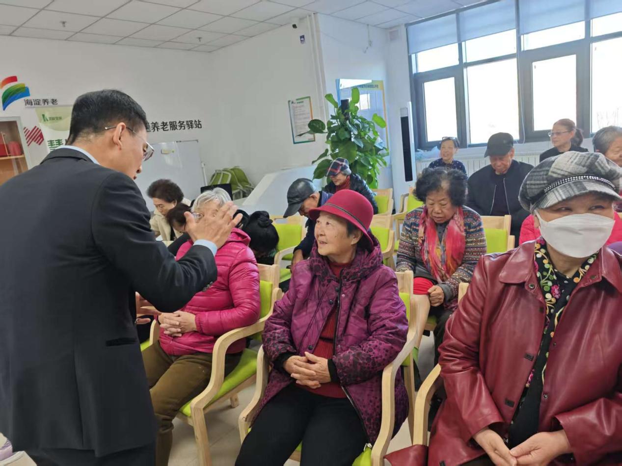 银龄健康沙龙守护长者冬日安康 玲珑苑小区公益活动圆满举行插图2