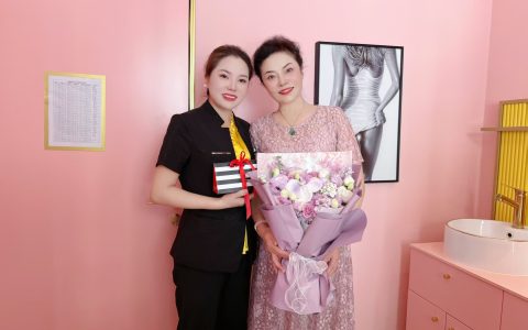 莎蔓莉莎李菲菲：以心服务，成就信任的温暖桥梁