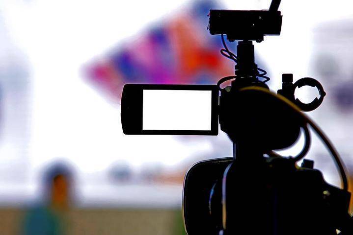 宣称“渠道货”实为高仿品 网络平台直播售假该如何治理？插图2