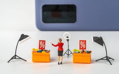 宣称“渠道货”实为高仿品 网络平台直播售假该如何治理？