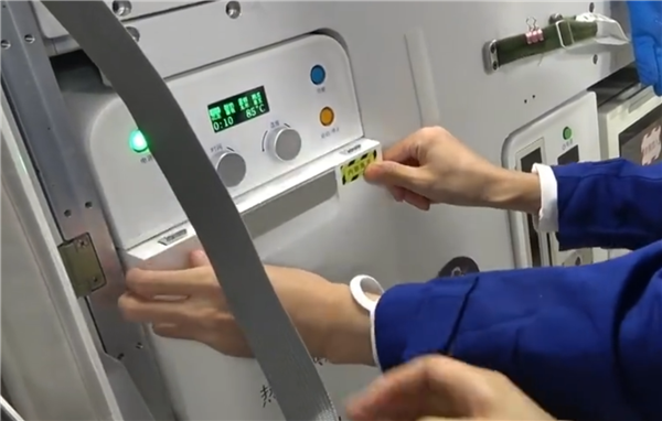 中国空间站航天员在太空吃上了烤鸡翅插图2