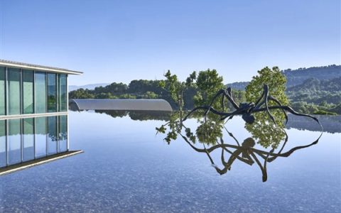 京东高端定制旅行首次亮相：双人4天3晚泳池别墅拍出28万元