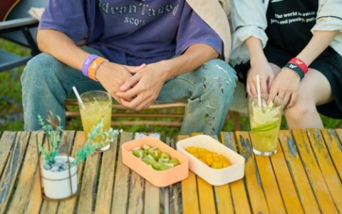 科技藏暖意，健康伴日常！沃伦勒夫 Warrenslove 能量手环的人文守护