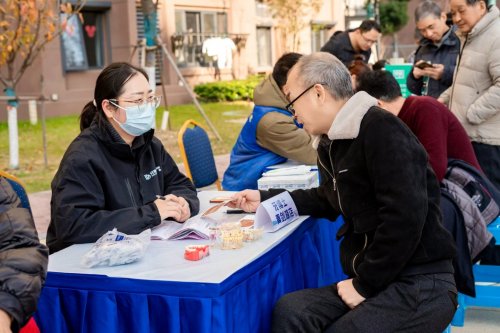 唯亭社区：大雪时节暖意浓 幸福市集聚温情插图