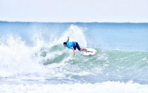 中国运动员首次在WSL比赛青少年组中夺冠