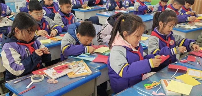 以“心”守护，共筑健康防线——郯城县第一实验小学2023级26班开展预防流感主题爱心活动插图2