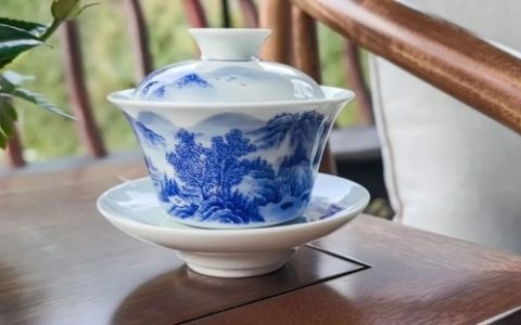 一款茶器何以登大雅之堂？“见山烧”青花背后的国器标准