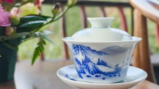 一款茶器何以登大雅之堂？“见山烧”青花背后的国器标准插图1