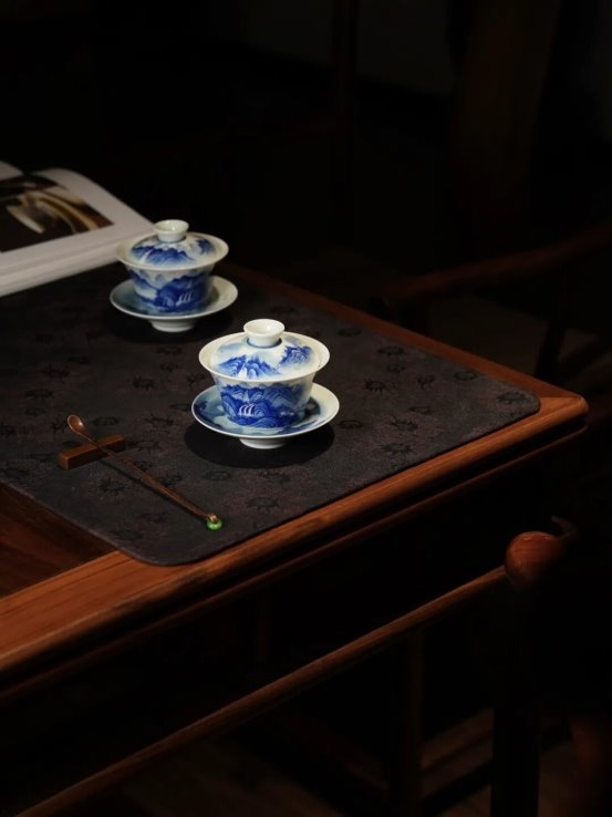 一款茶器何以登大雅之堂？“见山烧”青花背后的国器标准插图5