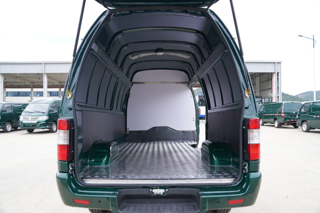 金旅600辆纯电物流车批量交付  助力中国邮政绿色转型插图1