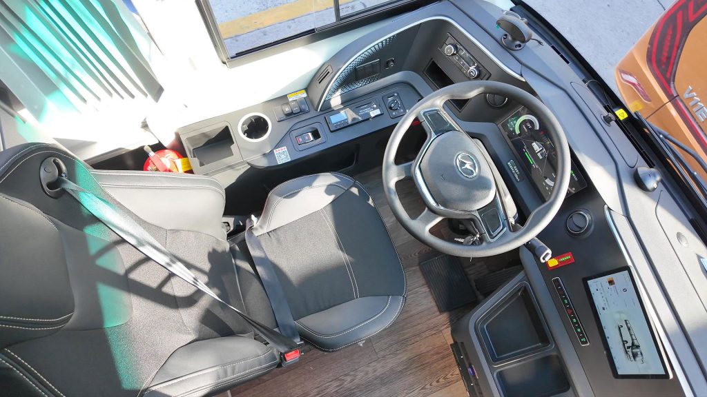 批量纯电新V系上线！苏州金龙携手南通汽运共启绿色客运新篇章插图3