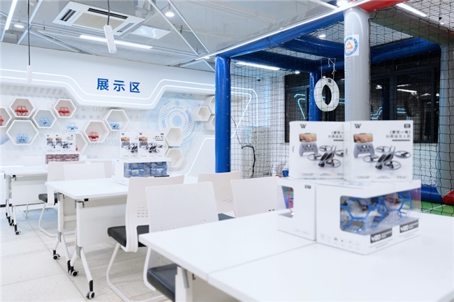 俞浩慈善基金会“未来教室·灯塔实验室”落地海门中学,助力培养拔尖青年科技人才插图2 俞浩慈善基金会“未来教室·灯塔实验室”落地海门中学,助力培养拔尖青年科技人才插图2