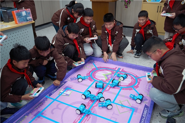 俞浩慈善基金会“未来教室”全面升级 探索创新人才培育新路径插图1 俞浩慈善基金会“未来教室”全面升级 探索创新人才培育新路径插图1