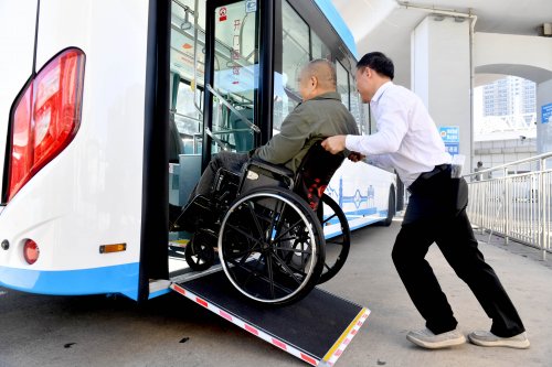 超400辆金旅纯电动公交车陆续投用 福州绿色公交“链”万家插图2