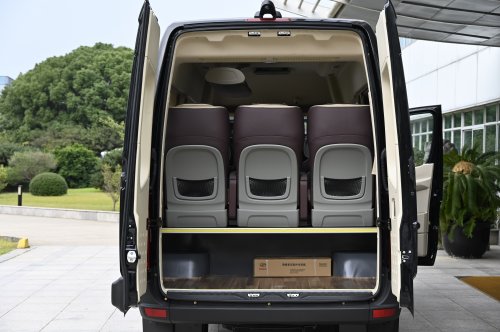 焕新升级智能座舱！苏州金龙新款睿星轻客重新定义“全员头等舱”插图10