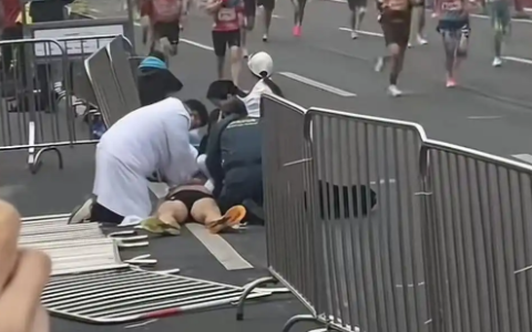 重庆马拉松一选手距终点百米倒地离世 主办方回应