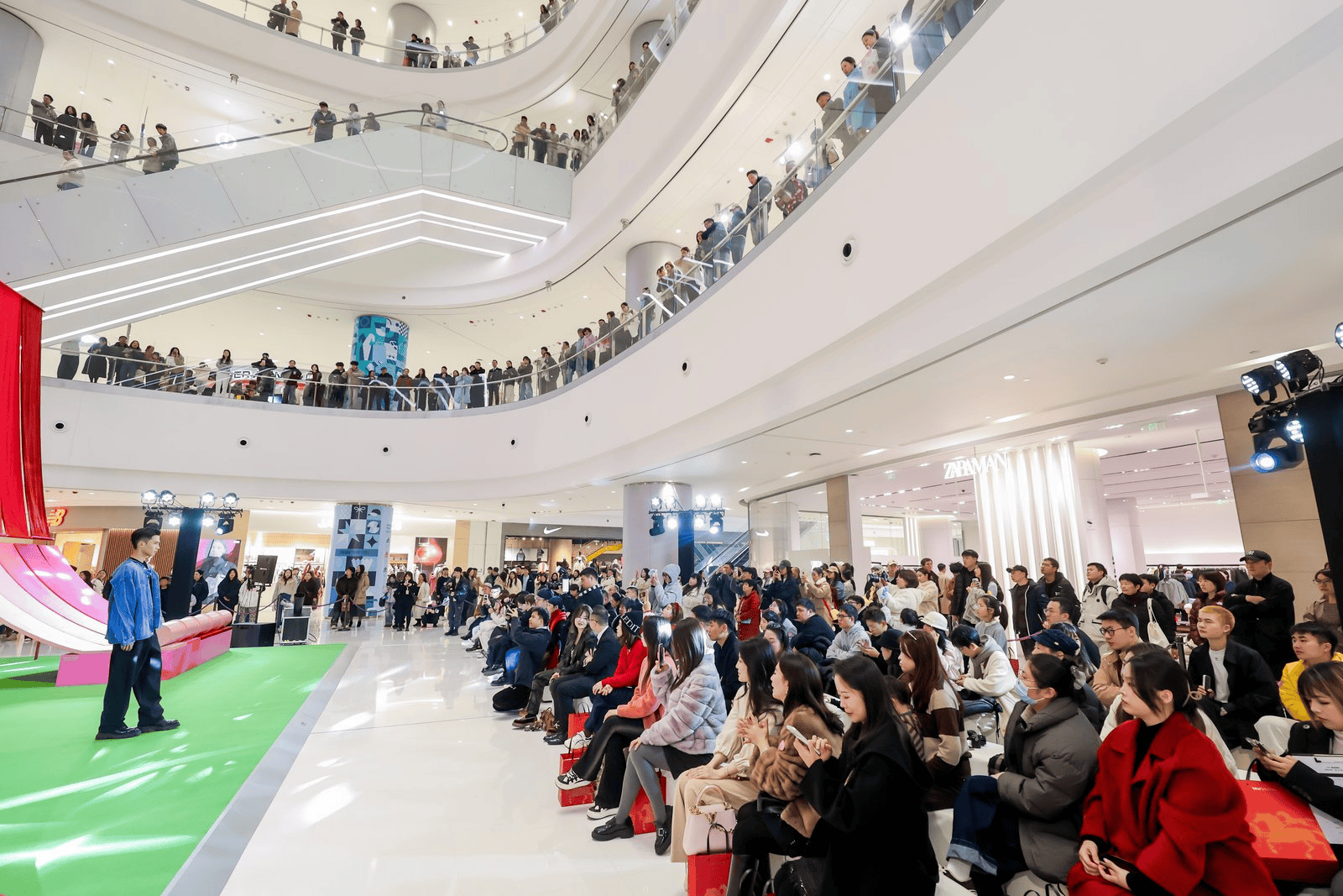 盏意新莳，开启东方新境与开年新意之旅 长沙IFS携手《嘉人 Marie Claire》新春限时艺术空间插图4