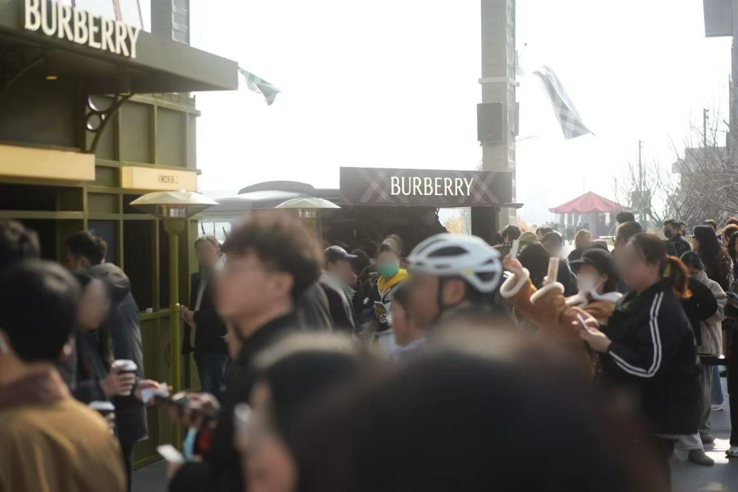 从线上趋势到线下漫步：抖音时尚携手BURBERRY共探「英式慢游」插图7