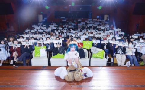 “正统偶像”何解？杨冰怡用十一年交出她的答案