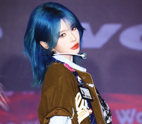 “正统偶像”何解？杨冰怡用十一年交出她的答案插图3