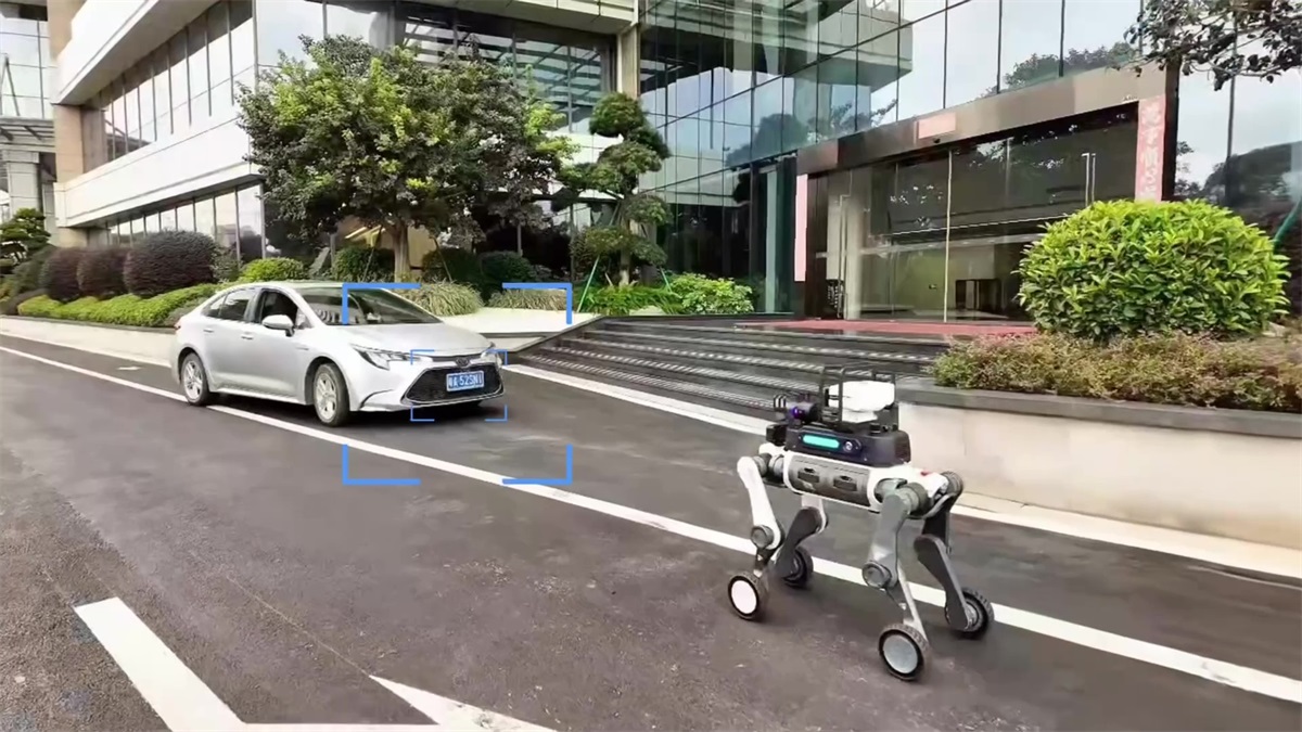 安防进入“具身智能时代”：云深处科技机器狗重构园区巡逻体系插图2
