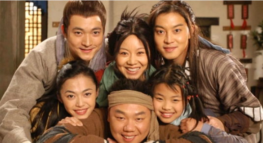 《武林外传》冲上热搜！网友：佟掌柜没骗我们 20年快得很弹指一挥间