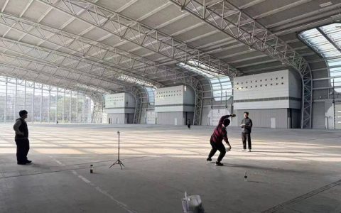 98.43米！中国少年用一张纸，飞出世界纪录