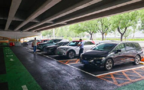 今年北京计划新增道路非机动车停车位10万个