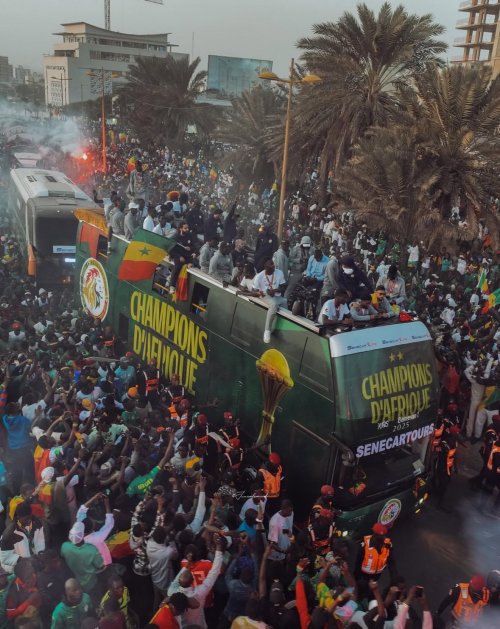 冠军巡游座驾!苏州金龙海格巴士护航非洲杯冠军庆典插图1 冠军巡游座驾!苏州金龙海格巴士护航非洲杯冠军庆典插图1