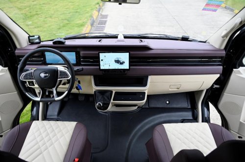 品牌影响力持续攀升！苏州金龙荣获“影响中国客车业”两项大奖插图4