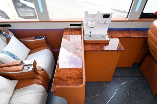 苏州金龙“公路和谐号”：打造高端商旅客运新标准插图6