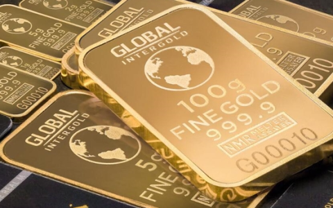 黄金白银深夜史诗级暴跌 一夜最高跌超35%：最近晒爆赚人痛哭