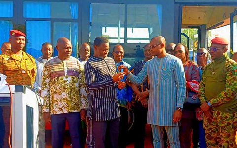 布基纳法索总理见证！250台苏州金龙海格公交闪耀瓦加杜古