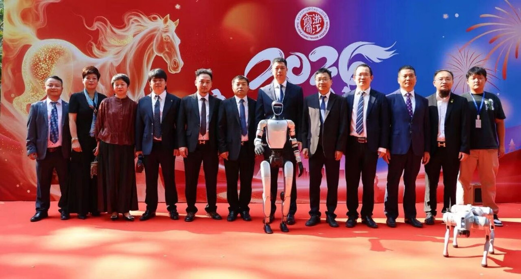 泰国浙江商会助力中国大使馆新春招待会—浙江智能科技获泰国总理高度赞誉插图1