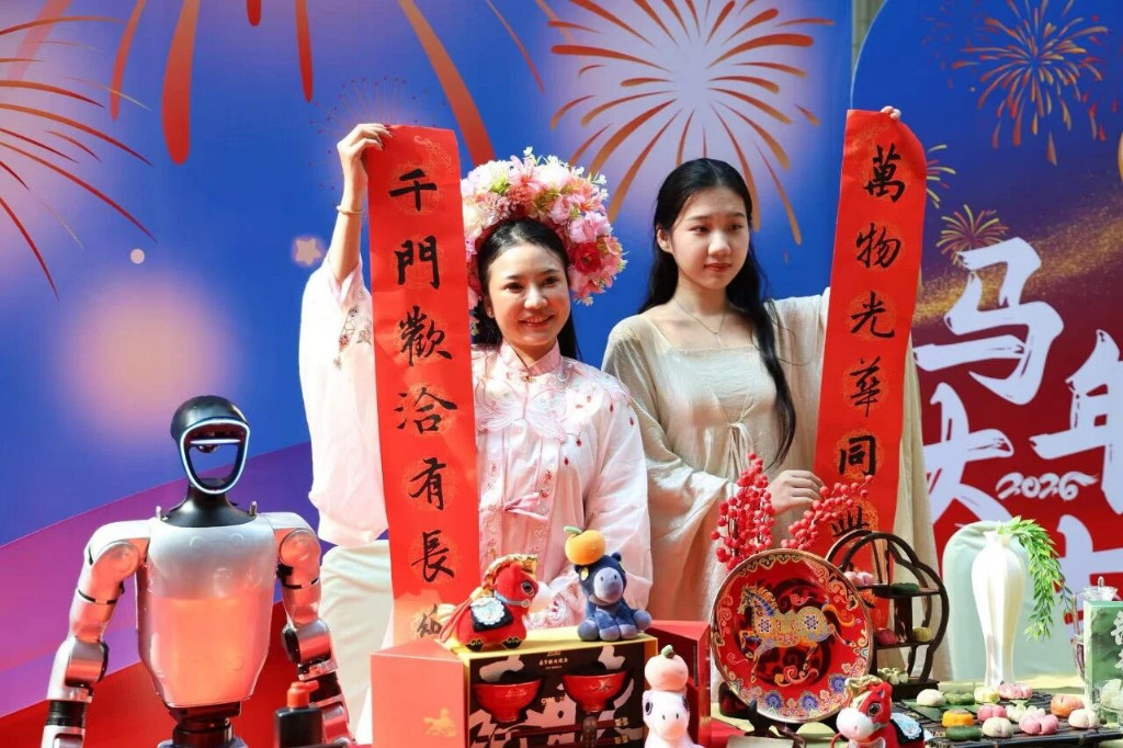 泰国浙江商会助力中国大使馆新春招待会—浙江智能科技获泰国总理高度赞誉插图8