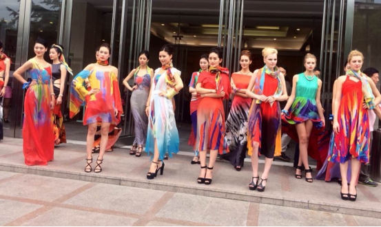 艺术家晨晓的“快乐生活美学” 让“中国好色彩”点亮寻常百姓家插图3