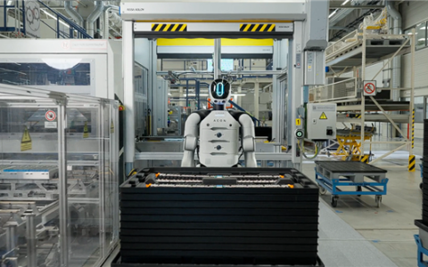 每天能干10小时 机器人将进入宝马德国工厂打工