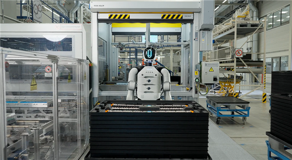 每天能干10小时 机器人将进入宝马德国工厂打工插图 每天能干10小时 机器人将进入宝马德国工厂打工插图