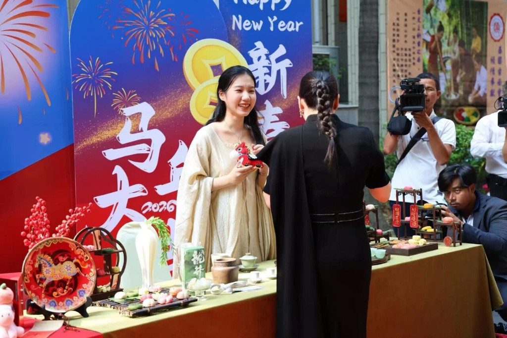 泰国浙江商会助力中国大使馆新春招待会—浙江智能科技获泰国总理高度赞誉插图10